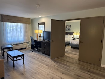 Suite, 2 Queen Beds, Non Smoking