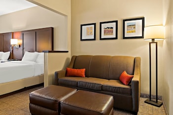 Suite 2 Queen Beds Non Smoking Room with 2 Person Sofa Bed