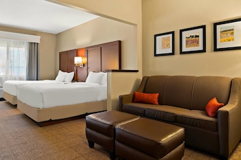 Suite 2 Queen Beds Non Smoking Room with 2 Person Sofa Bed
