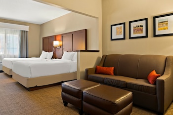 Suite 2 Queen Beds Non Smoking Room with 2 Person Sofa Bed