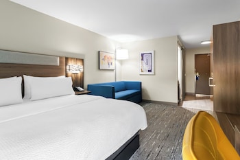 Standard Room, 1 King Bed, Roll-in Shower (Communications, Mobility)
