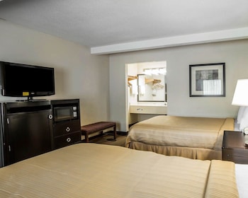 Room, 2 Double Beds, Non Smoking (Roll-In Shower - Disability Access)