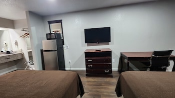 Deluxe Room, 2 Queen Beds, Smoking, Refrigerator & Microwave