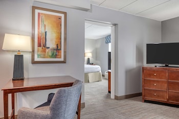 One queen bed suite non smoking