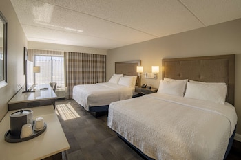 Room, 2 Queen Beds, Accessible, Bathtub