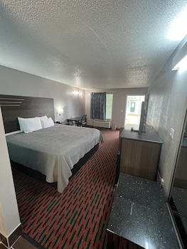 Standard Room, 1 King Bed, Non Smoking