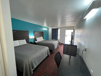 Standard Room, 2 Queen Beds, Non Smoking