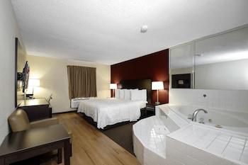 Premium Room, 1 King Bed, Jetted Tub (Upgraded Bedding & Snack, Smoke Free)