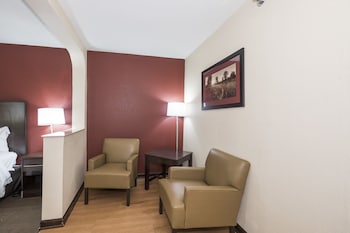 Premium Room, 1 King Bed, Jetted Tub (Upgraded Bedding & Snack, Smoke Free)