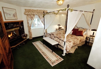 Room (Suite/condo)