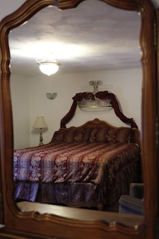 Room (Suite/condo)