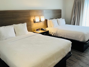 Suite, 2 Queen Beds, Non Smoking
