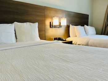 Suite, 2 Queen Beds, Non Smoking