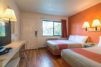 Standard Room, 2 Double Beds, Non Smoking