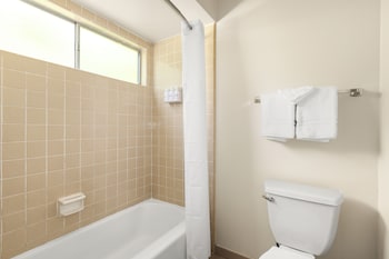 Standard Room, 2 Queen Beds