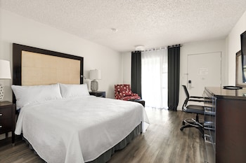Standard Room, 1 Queen Bed