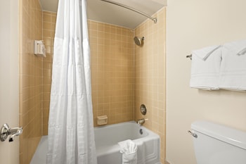 Standard Room, 1 Queen Bed