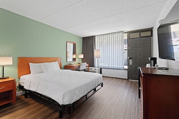 Single Room, 1 Queen Bed, Accessible (Roll-In Shower)
