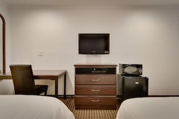 Standard Room, 2 Queen Beds, Non Smoking