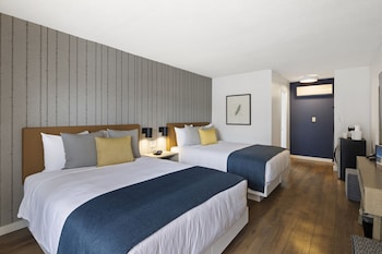 Standard Room, 2 Queen Beds, Ground Floor