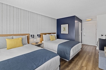 Deluxe Room, 2 Queen Beds, Harbor View