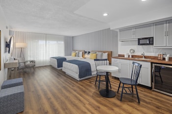 Premium Room, 2 Queen Beds, Kitchenette