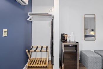 Standard Room, 2 Queen Beds, Ground Floor