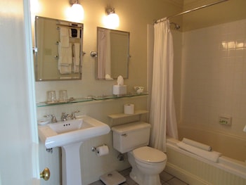 Deluxe Double Room 26