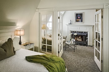 Grand King Suite 32