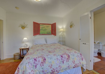 Room, Private Bathroom (Kingfisher)