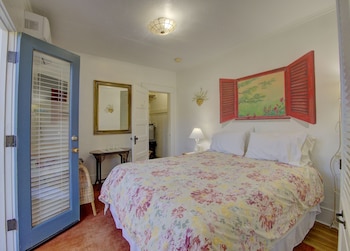 Room, Private Bathroom (Kingfisher)