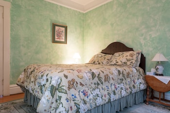 Room, Private Bathroom (Bobwhite)