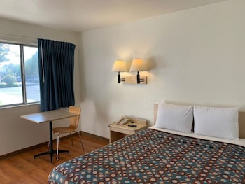 Standard Room, 1 Queen Bed, Non Smoking