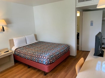 Standard Room, 1 Queen Bed, Non Smoking