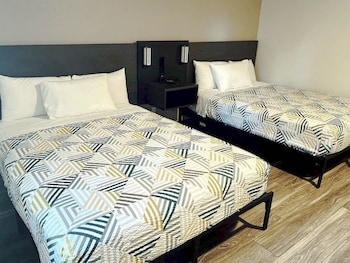 Standard Room, 2 Queen Beds, Accessible, Non Smoking