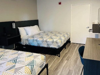 Standard Room, 2 Queen Beds, Accessible, Non Smoking