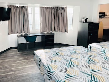 Premium Room, 2 Queen Beds, Non Smoking, Refrigerator & Microwave
