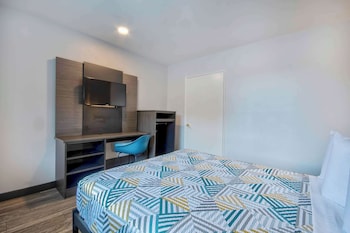 Standard Room, 1 Queen Bed, Accessible, Non Smoking