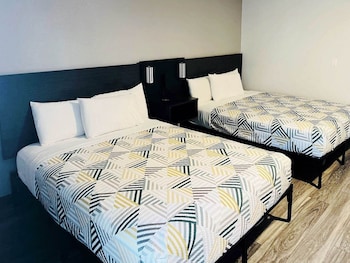 Standard Room, 2 Queen Beds, Accessible, Non Smoking