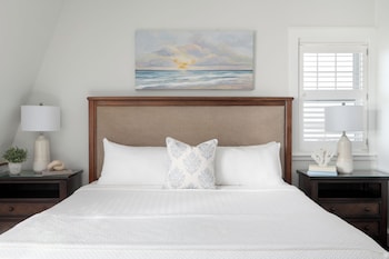 Room, 1 King Bed (Sunset)