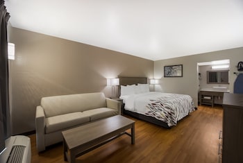 Suite, 1 King Bed (Smoke Free)