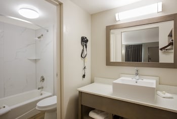 Superior Room, 1 King Bed, Ground Floor (Smoke Free)