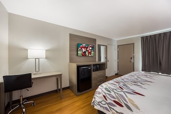 Deluxe Room, 1 King Bed, Accessible, (Smoke Free)