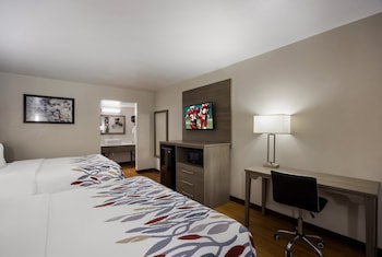 Deluxe Room, 2 Queen Beds (Smoke Free)