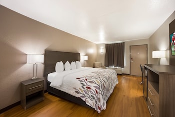 Deluxe Room, 1 King Bed (Smoke Free)