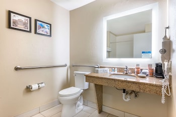 Room, 2 Queen Beds, Accessible, Non Smoking