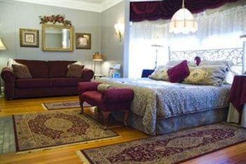 Deluxe Room, 1 King Bed, Jetted Tub