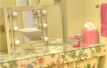 Deluxe Room, 1 Queen Bed, Jetted Tub
