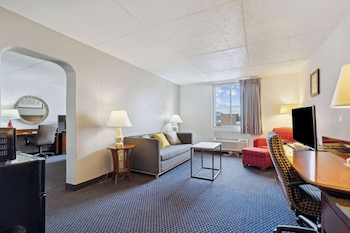 Suite, Multiple Beds, Non Smoking