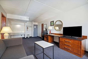Suite, 1 King Bed, Accessible, Non Smoking